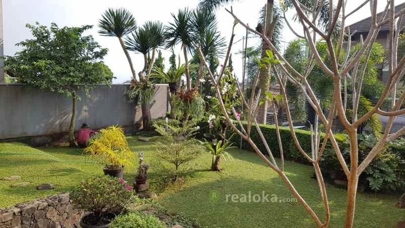 rumah setrasari setraduta