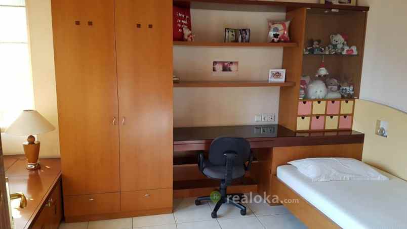 rumah setrasari setraduta