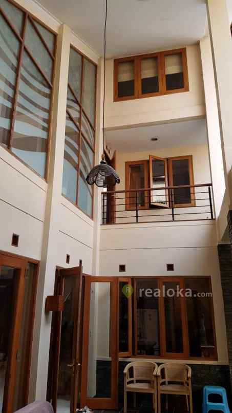 rumah setrasari setraduta