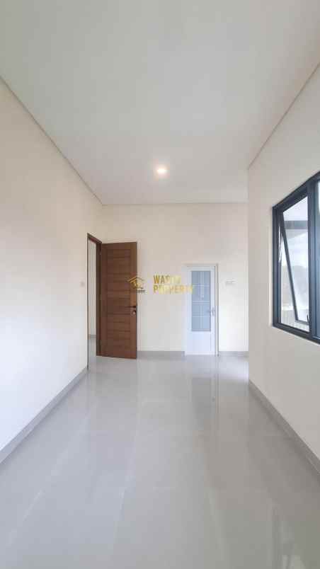 rumah siap huni 2 lantai dekat maguwoharjo sleman