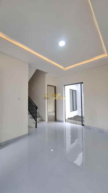 rumah siap huni 2 lantai dekat maguwoharjo sleman