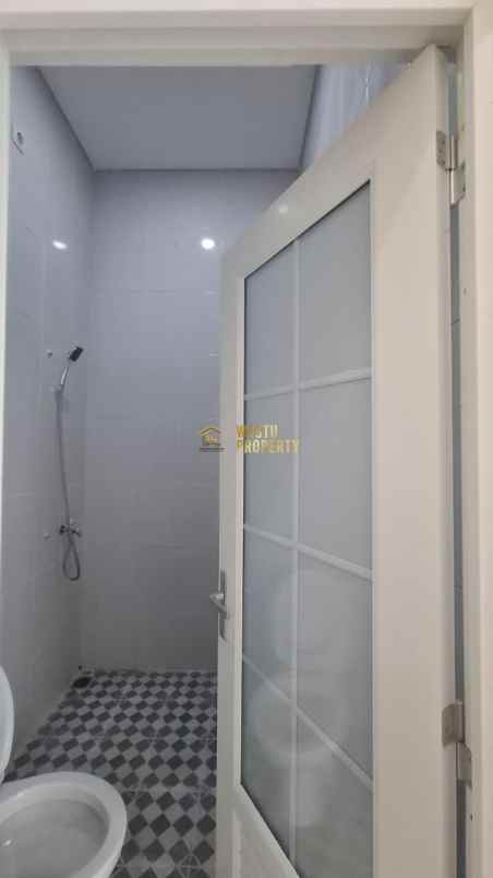 rumah siap huni 2 lantai dekat maguwoharjo sleman