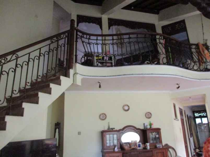 rumah siap huni 2 lantai di lokasi premium sleman