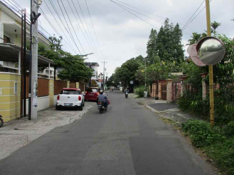 rumah siap huni 2 lantai di lokasi premium sleman