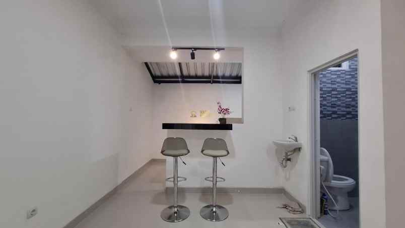 rumah siap huni dalam perumahan di dekat condong catur