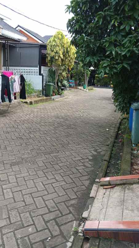 rumah siap huni strategis pondok benda pamulang