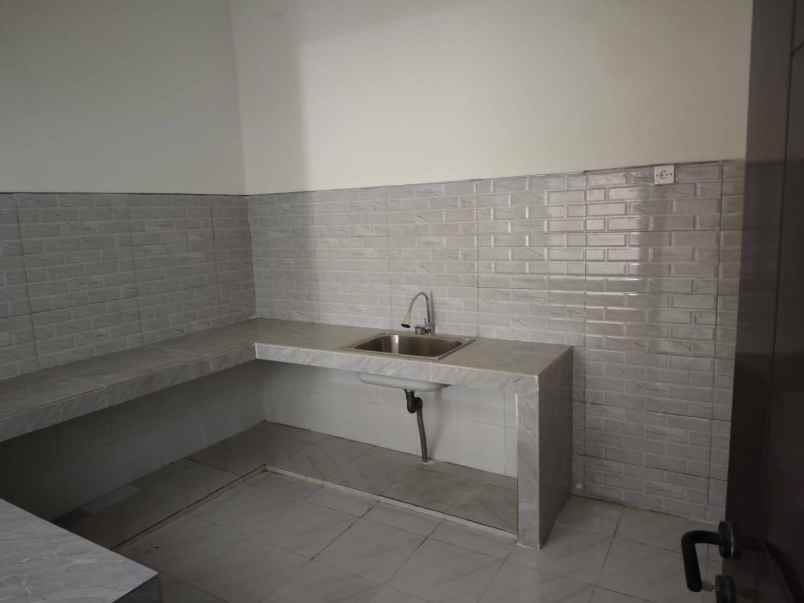 rumah siap huni terawat ngagel surabaya min 2th