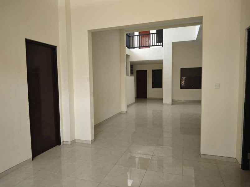 rumah siap huni terawat ngagel surabaya min 2th