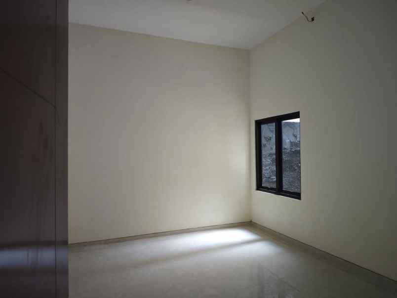 rumah siap huni terawat ngagel surabaya min 2th