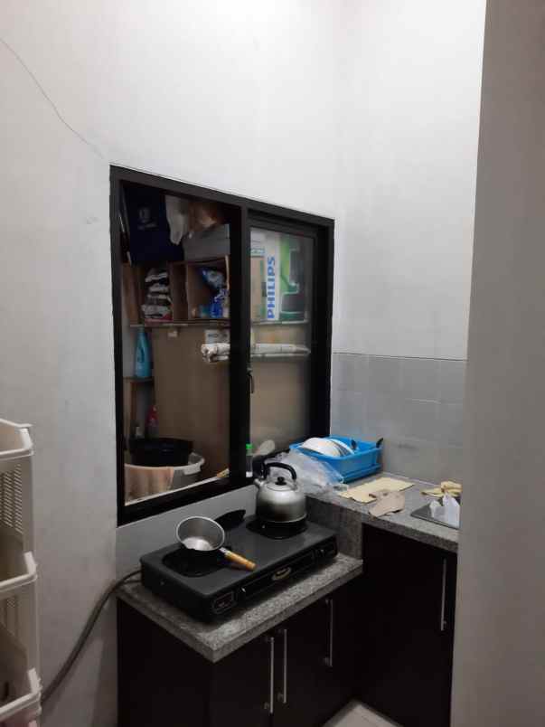 rumah strategis dekat kuliner dan kampus di suhat