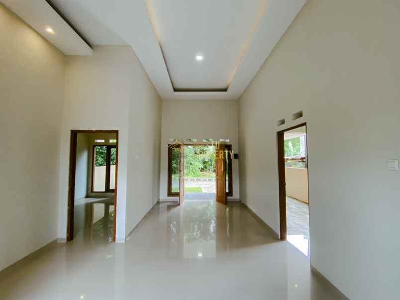 rumah tanah 135 m2 9 menit ke kampus upn jogja