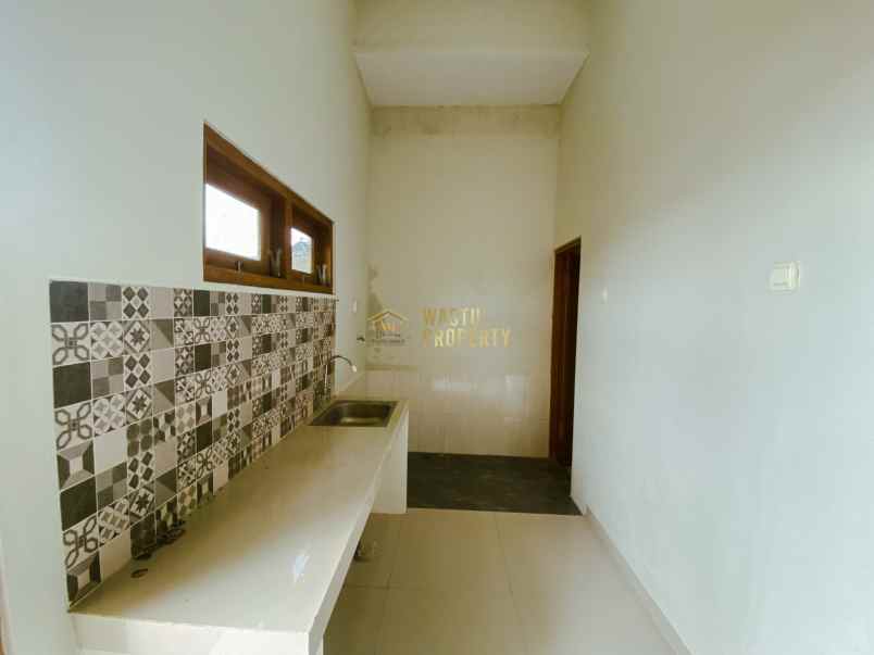 rumah tanah 135 m2 9 menit ke kampus upn jogja