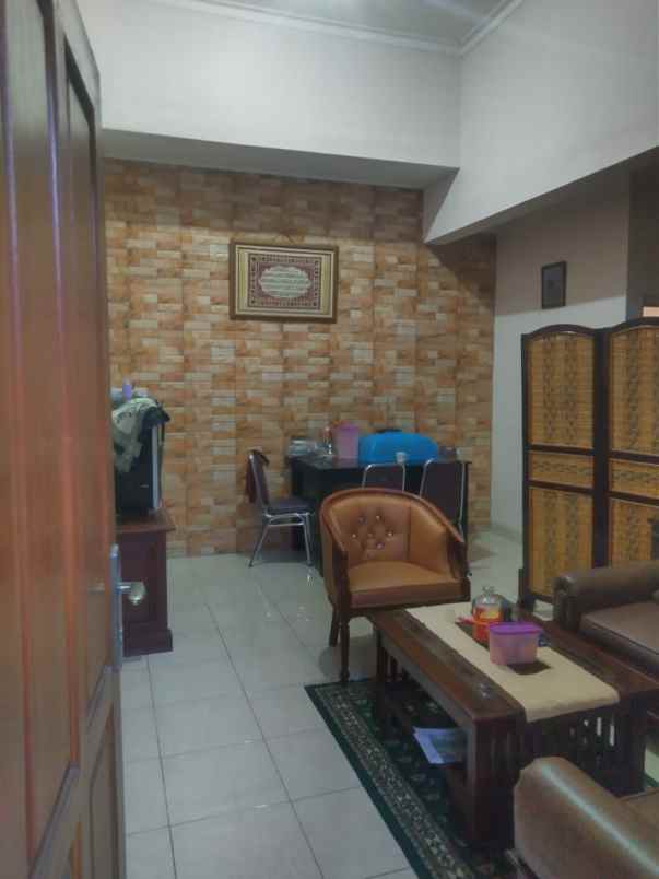 rumah tarumanegara atas jatirangon