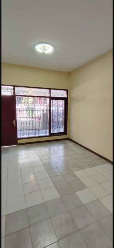 rumah tengah kota lokasi gubeng kertajaya