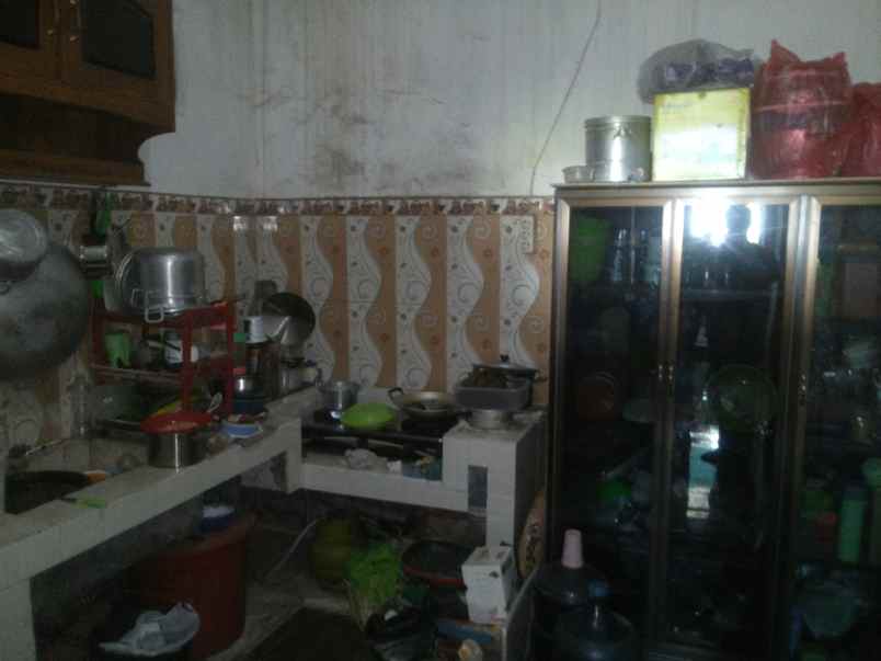 rumah tepi jalan kolursari