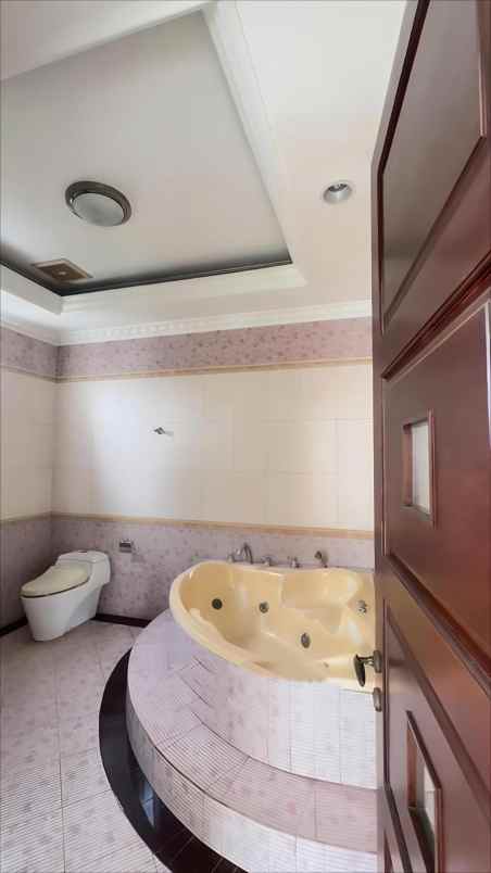 rumah tinggal di kelapa cengkir kelapa gading