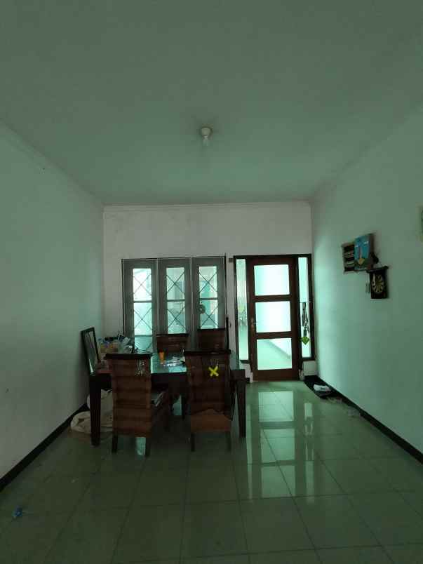 rumah tinggal masih bagus dengan private swimming pool