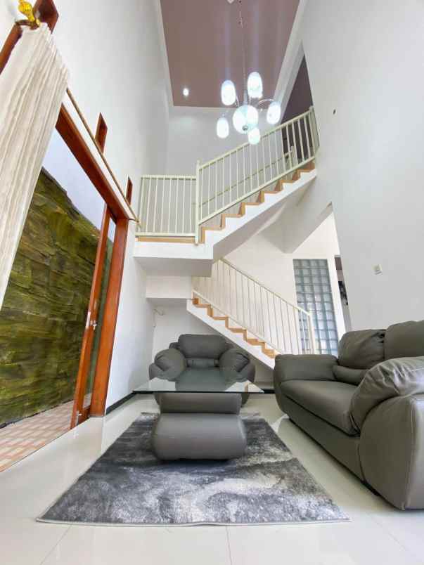 rumah villa kota batu