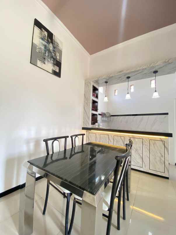 rumah villa kota batu