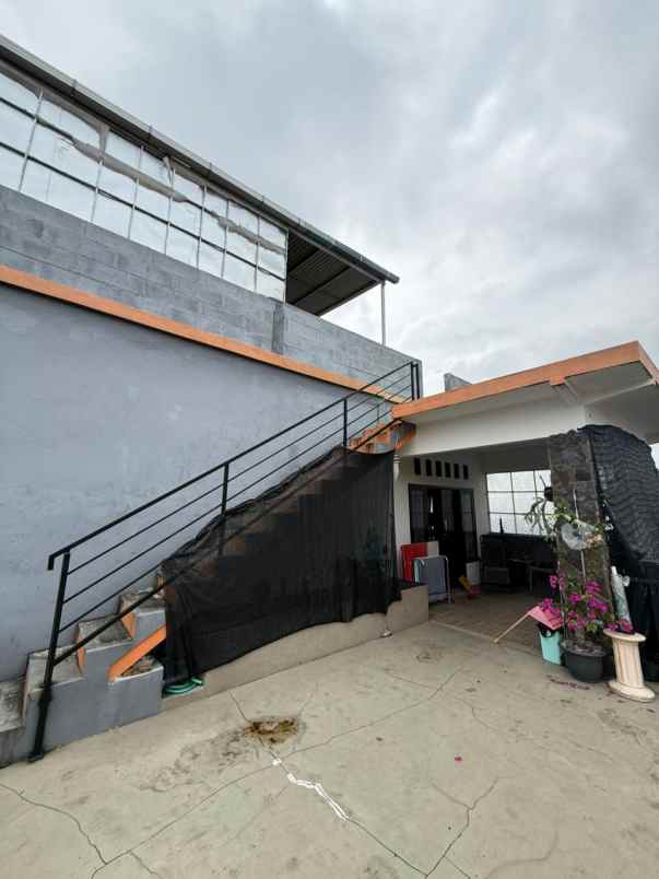 rumah villa modern lokasi di batu malang