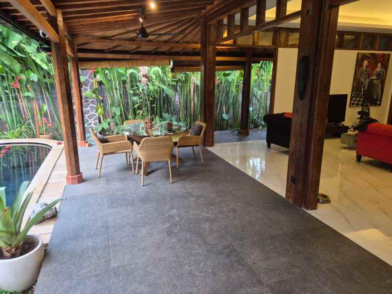 selling design villa lovina