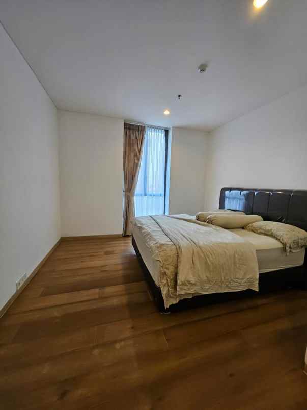 sewa apartemen izarra 3 bedrooms plus 1 maid room