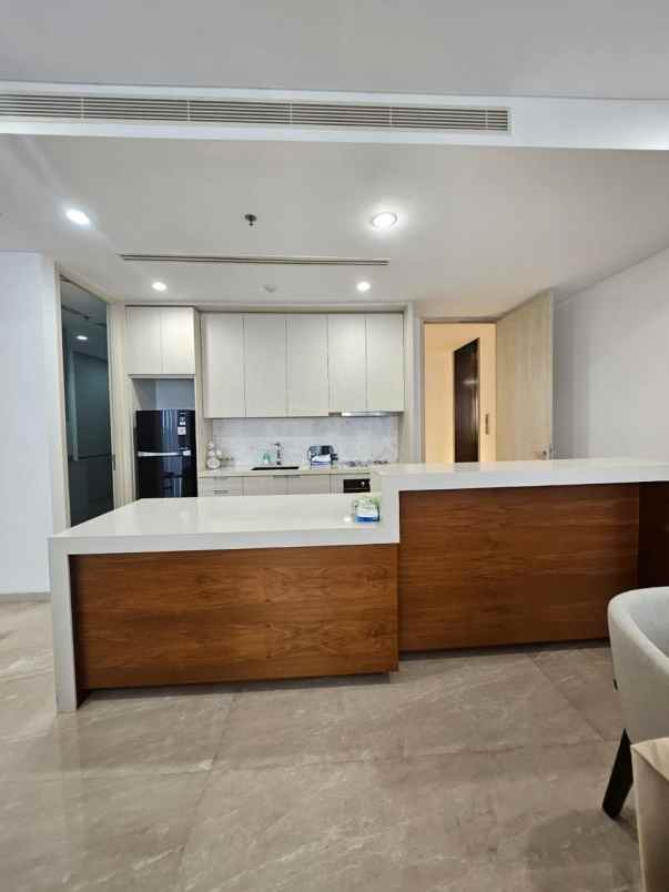 sewa apartemen izarra 3 bedrooms plus 1 maid room
