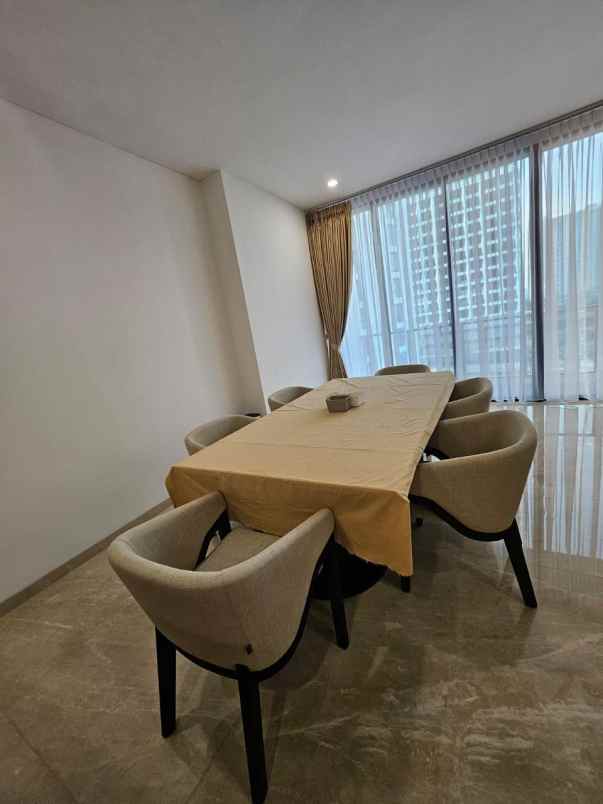 sewa apartemen izarra 3 bedrooms plus 1 maid room