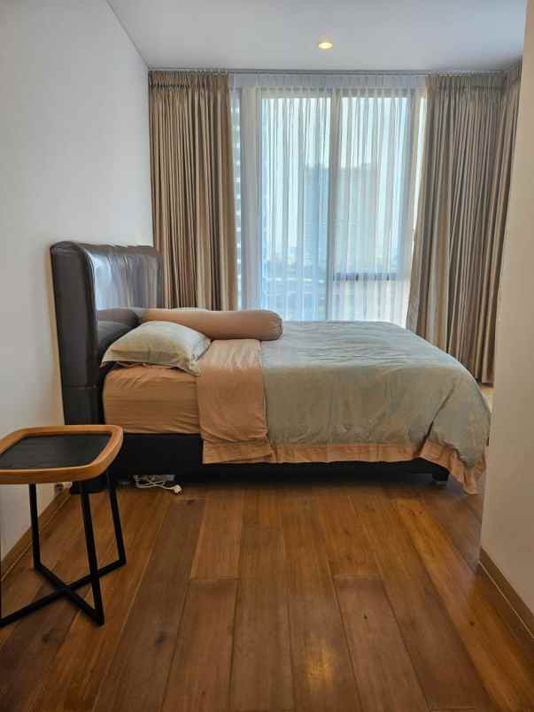 sewa apartemen izarra 3 bedrooms plus 1 maid room