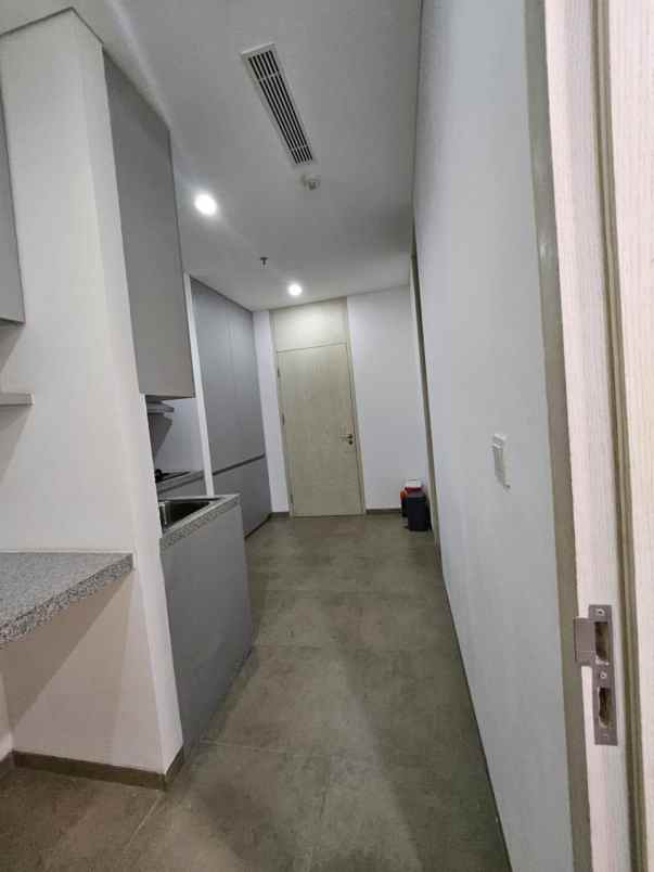 sewa apartemen izarra 3 bedrooms plus 1 maid room