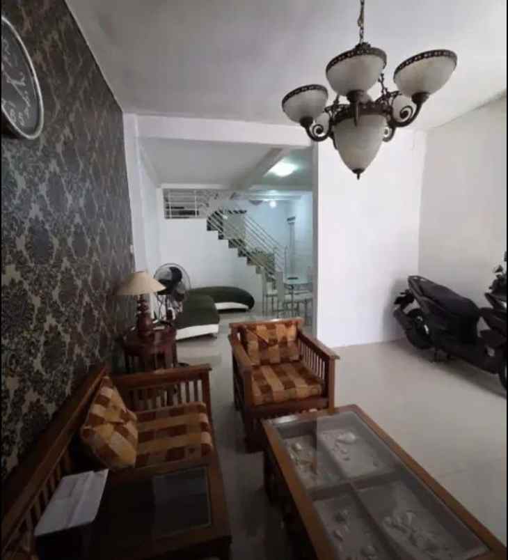 taman pondok indah minimalis wiyung