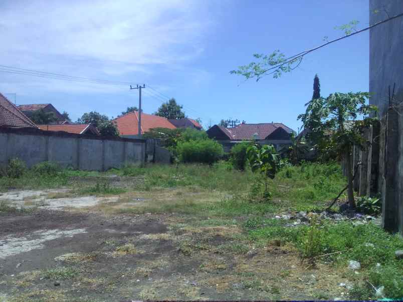 tanah tepi jalan dekat klinik al