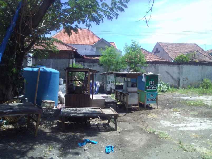 tanah tepi jalan dekat klinik al