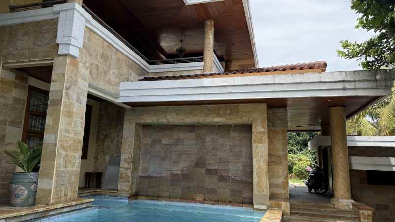 vila dijual di ciawi bogor 5 menit simpang gadog