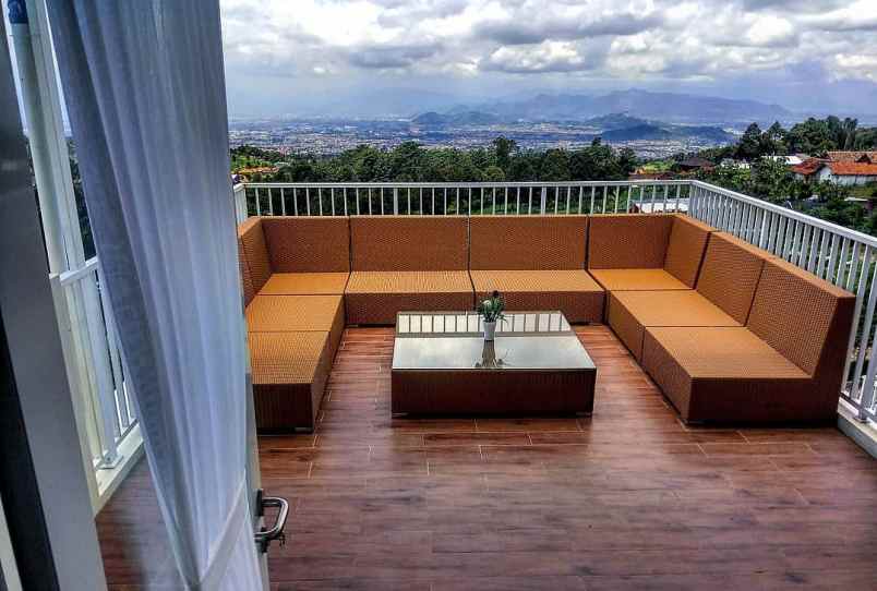 villa jl pasirhalang no 33