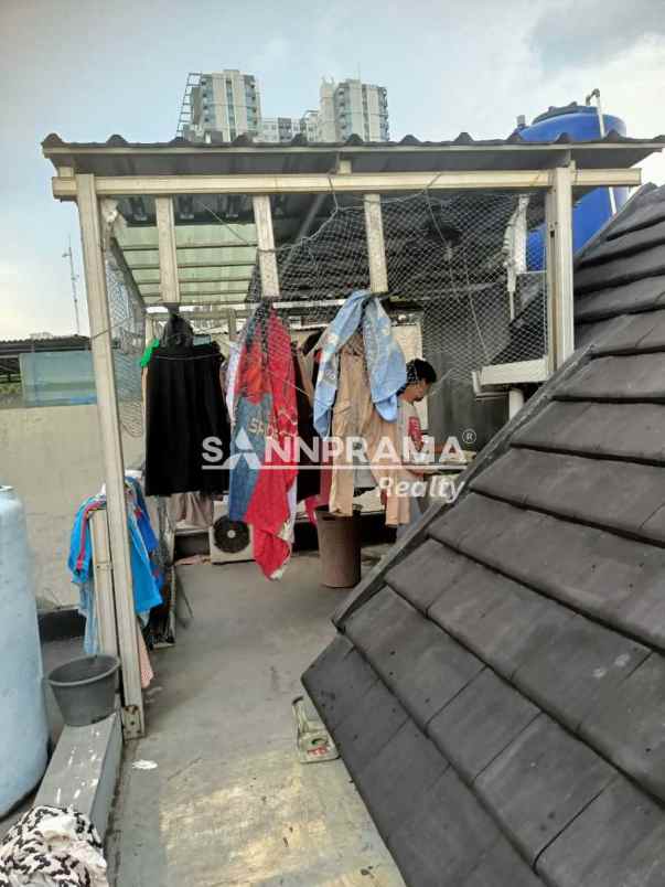 2 lantai dalam cluster 0km ke lrt ciracas rn