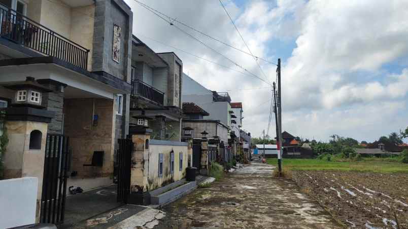 2 unit rumah view sawah cekomaria