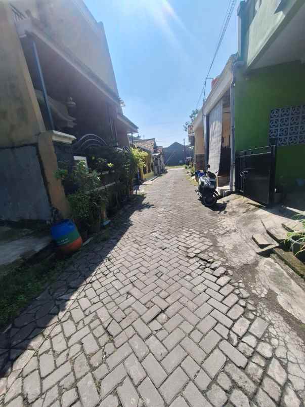 dijual 2 rumah di pedurungan semarang