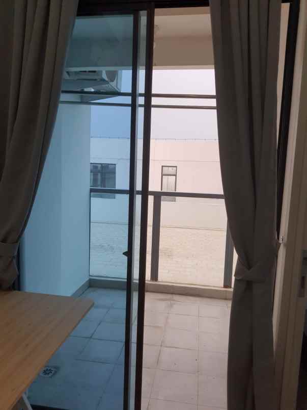 dijual apartemen baru 2br ready stock jkt living star