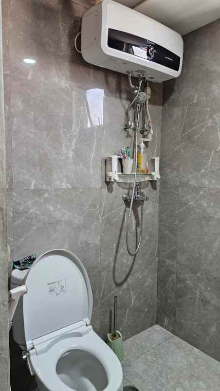 dijual apartemen cempaka mas