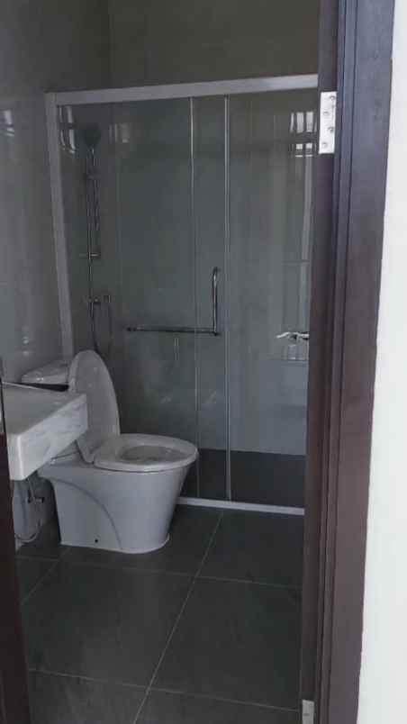 dijual apartemen kuningan village pik2