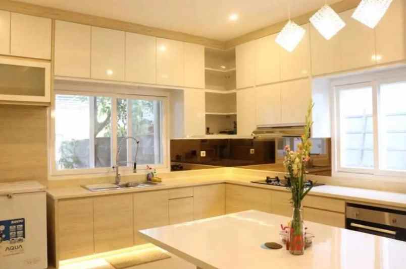 dijual cepat rumah siap huni di lokasi asri strategis