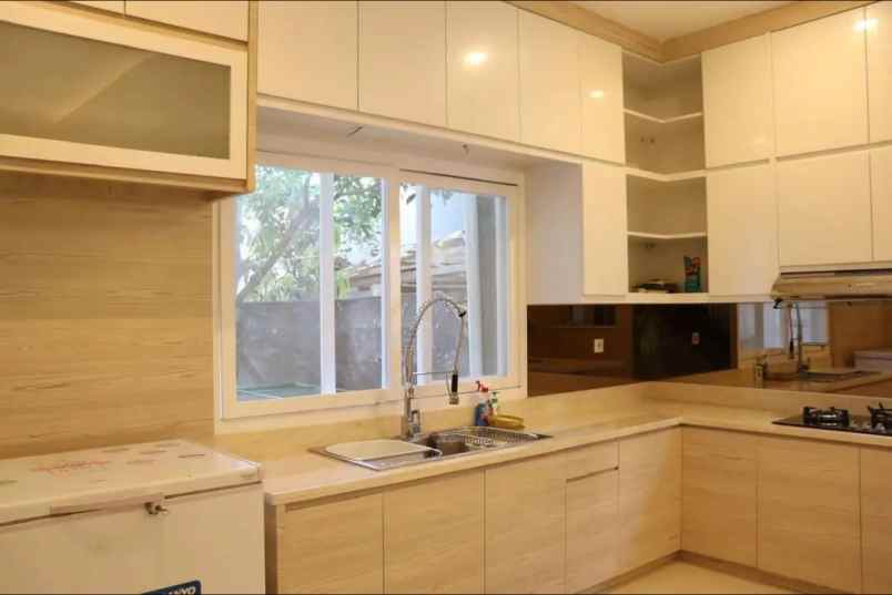 dijual cepat rumah siap huni di lokasi asri strategis