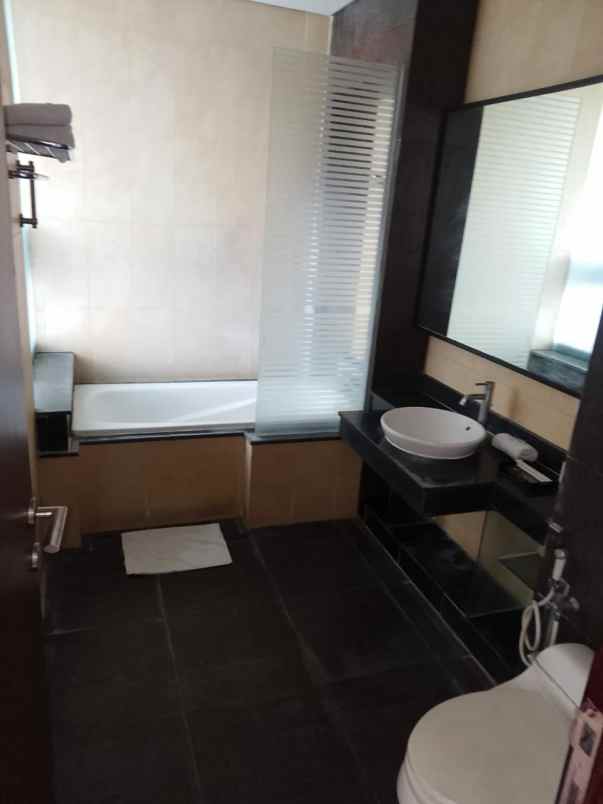 dijual hotel jl sunsetroad