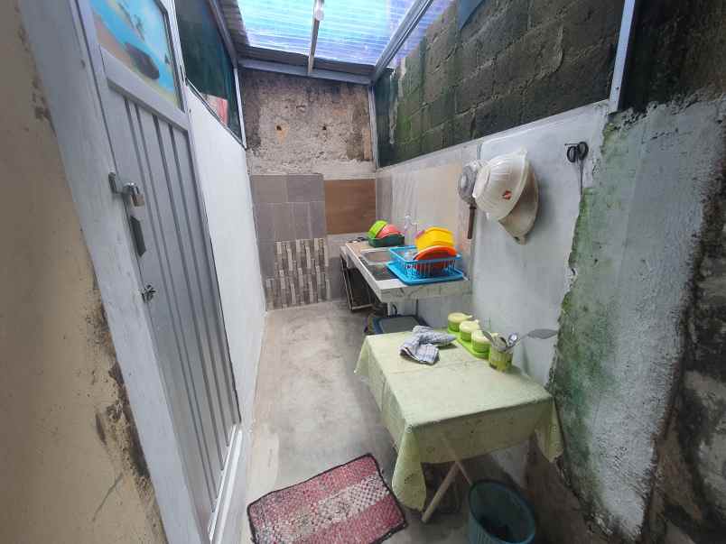 dijual kost jl kalimongso jurang mangu