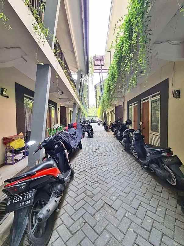 dijual kost pertukangan selatan kec