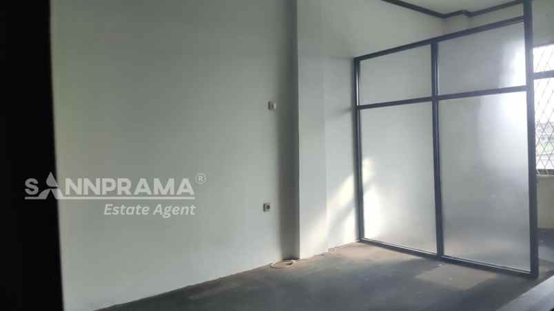 dijual ruko gudang kantor cempaka baru