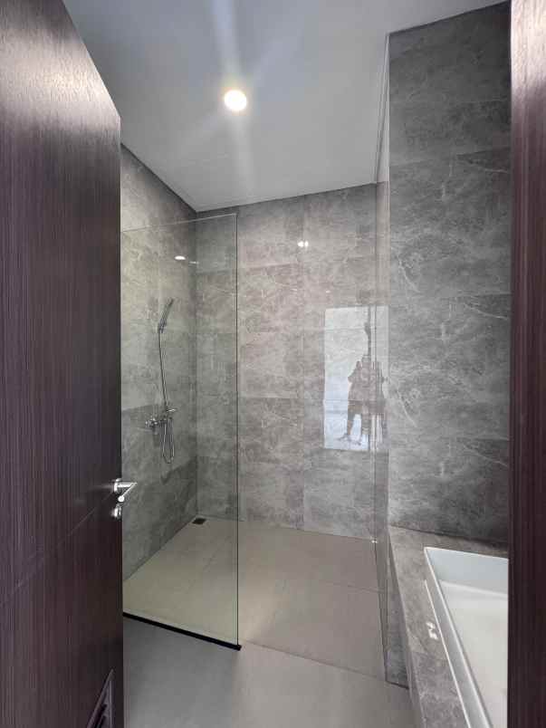 dijual ruko gudang kantor ruko del rey jl lkr