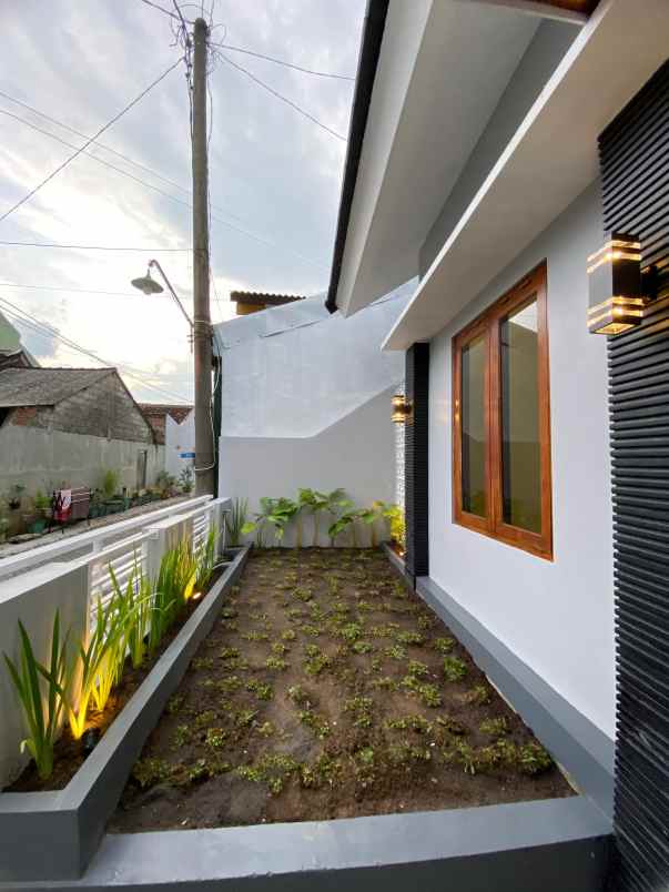 dijual rumah 2 km sleman city hall