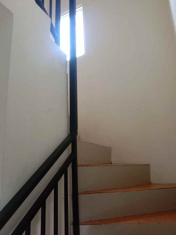 dijual rumah 2 lantai siap huni dekat tol jatiasih